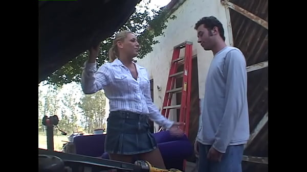 Download Video - MILTF - Don't you want to offer your services to an attractive MILF&quest;