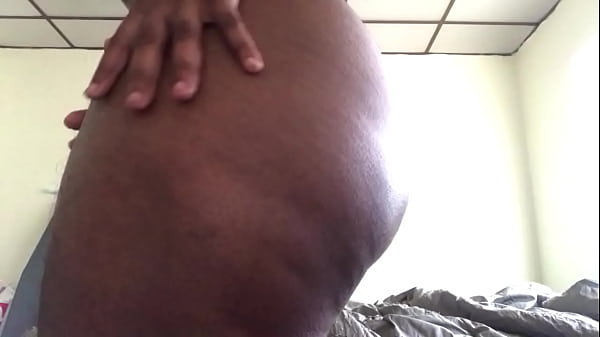 thumb big butt