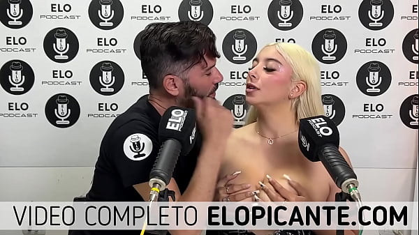 LORE SOFIA SHOWS HER BIG NATURAL TITS WITH ELO PODCAST