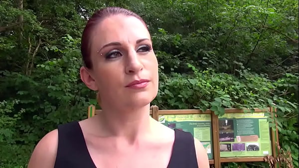 Son mec lui fait faire la pute pour gagner son argent de poche-MF200962 1