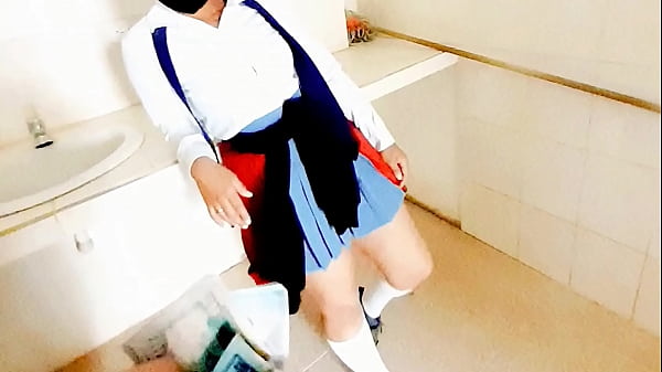 Download Video - Sexo por Dinero En El Colegio - Le doy 100 Dolares a Hermosa Colegiala De gran Culo