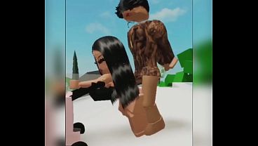 Pareja de morenos es pillada teniendo sexo al a...