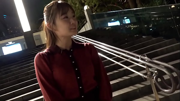 透明感バツグン超絶美乳にロリフェイスなギャラ飲み女子と３Pセックス！