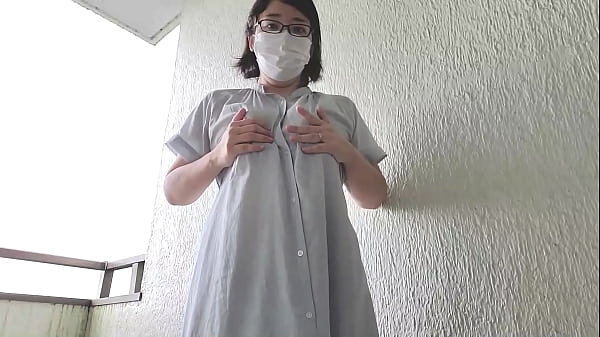 A married woman masturbates while getting excited outdoors：The full video is→https://www.xvideos.red/channels/aika-frau