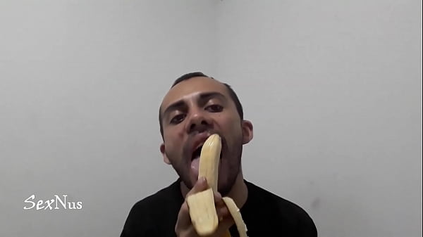 Download Video - Te quiero chupar el banano con semen