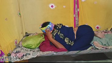 ホットなインド人義理の兄弟と義理の姉妹のホットなセックス