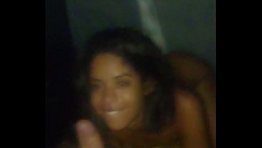 Peguei a gostosa no acampamento e gozei dentro da bucetinha dela