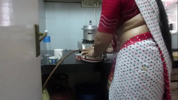 ▶ Leena Bhabhi Hot Navel Housewife 1