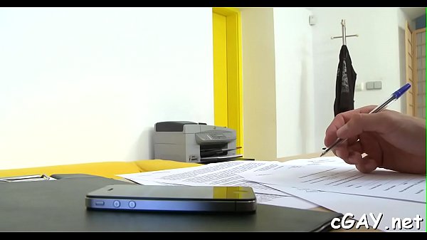 Pumped up dude is giving stud an energetic butt...