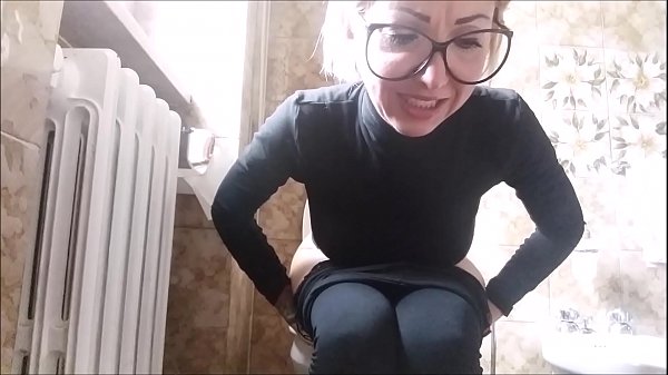 Download Video - AWESOME&excl; come and see me on wc&period; HEAR AND SMELL ALL&comma; darling