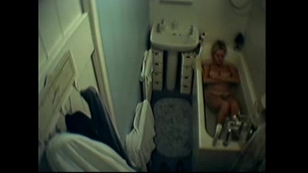 Masturbation in Bathtub / Spy / Spy