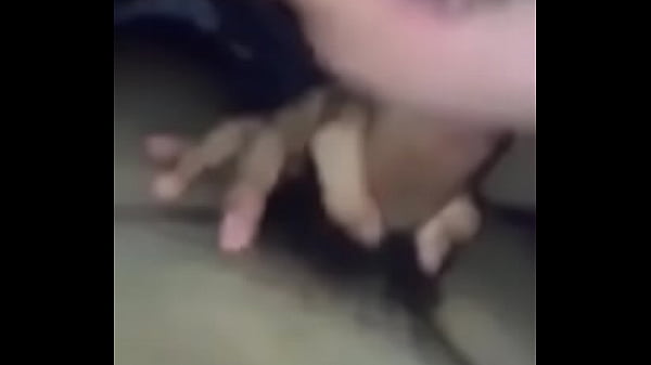 D. en casa de mi amigo y me hace un Oral