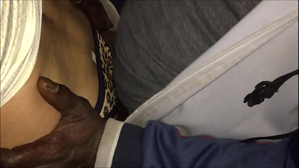 Cdzinha LimaSP Dando no cine com a calcinha tan...