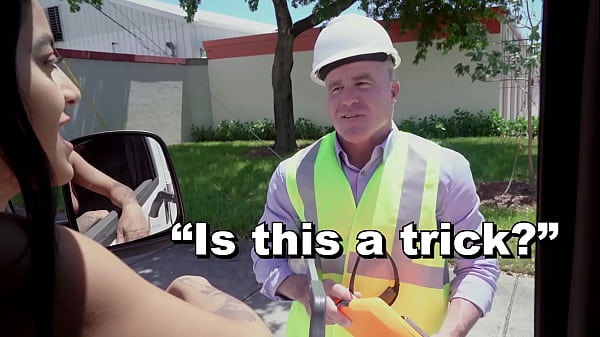 BAITBUS - Turning Construction Worker Dale Sava...