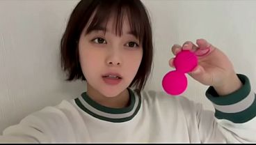 Nice load of cum for a girl after she shows of her fingering skills