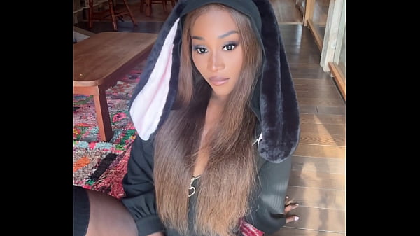 Trans Bunnygirl Vanniall Gets Off
