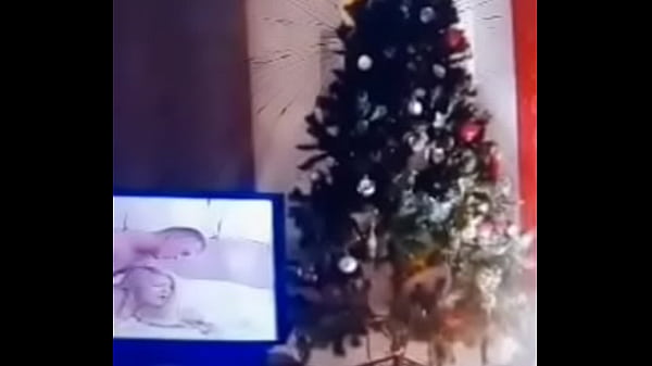 Il est beau mon sapin !femme ...