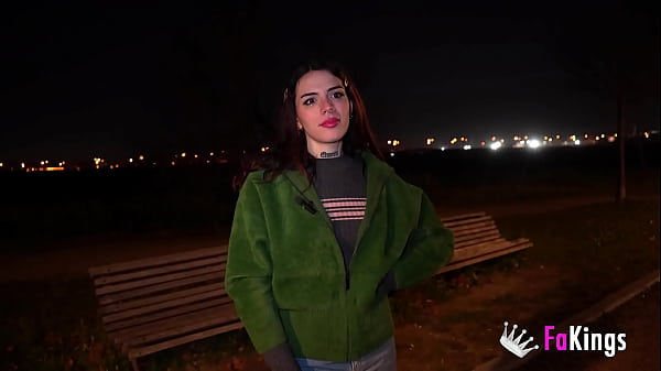 FAKings is AMATEUR porn. El Porno del pueblo - Ladyboy Jessica Kate, the most desired transsexual in Spain, fucks a young and inexperienced guy