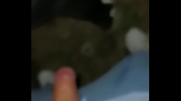 Cogida con pendejo en   sobre su auto