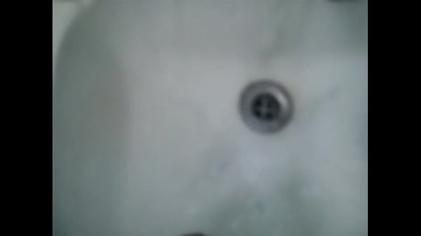 Download Video - Super eyaculacion en el ba&ntilde;o