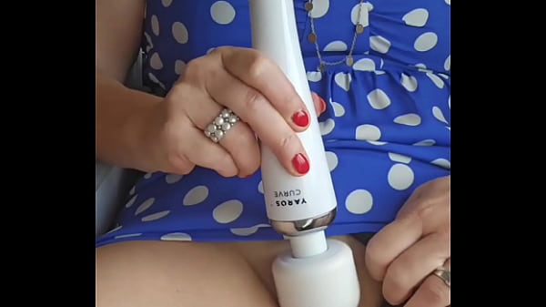 J'aime me caresser me toucher partout où je vais