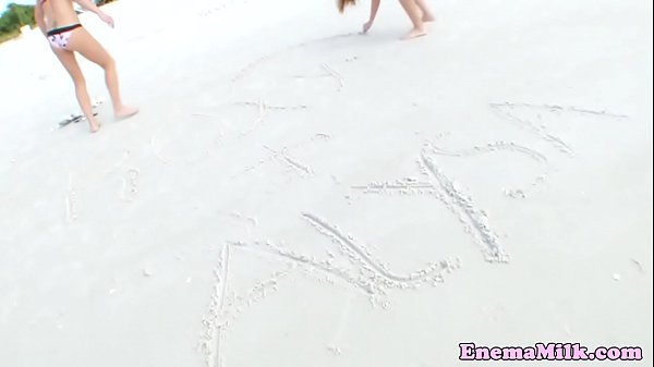 Roxy Raye pussylicks Alysa before squirting
