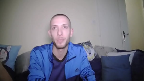 sexy twink accep to be fucked by older boy discret