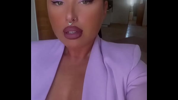 Une belle maman tr&egrave;s coquine!