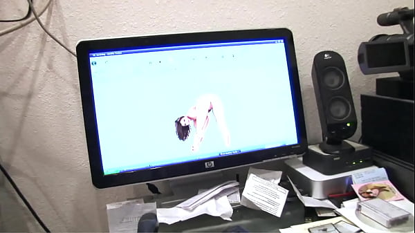 He can't wait to creampie his white friend's bare pussy, and Helen makes her pathetic...