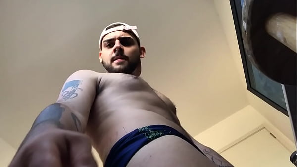 Milk gushing novinho batendo at&eacute; gozar