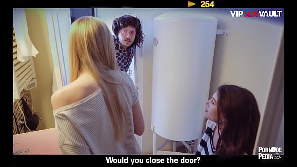 European Babes Sicilia And Julia Roca Give Fans Threesome Lessons - VIP SEX VAULT