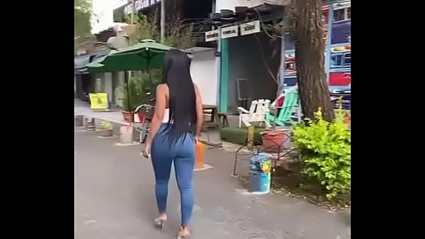 Eliza edecan que nalgotas