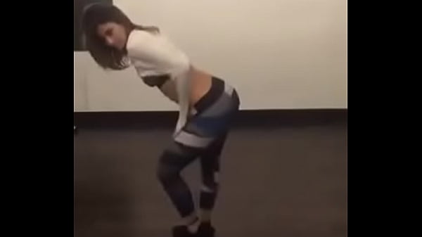 Amazing twerking