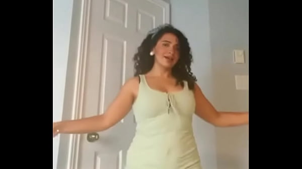 زينب طه بترقص للنجار