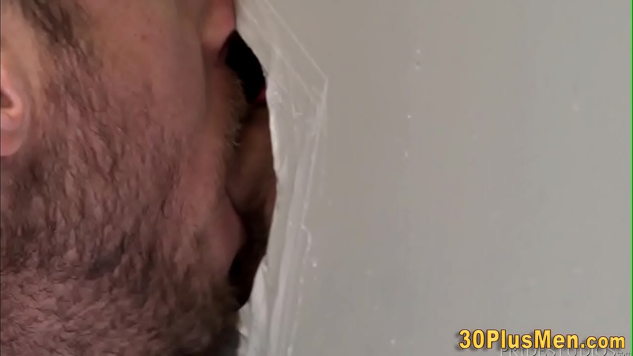 Chico chupa polla en gloryhole y cabalga
                    cumshot hardcore blowjob masturbation assfingering cuminmouth public gay gloryhole hd gays gaysex ace era jace chambers muchos negros