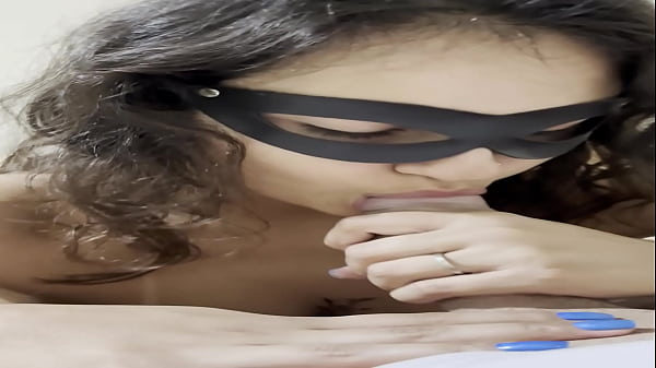 POV: Secretaria Casadinha gostosa deu para o chefe para conseguir um aumento. Essa casada deliciosa, faz de tudo pela empresa, veste a camisa... ou não.