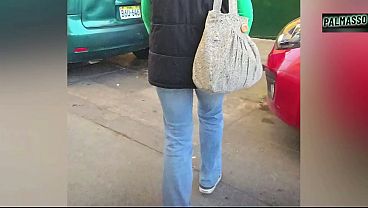 Download Video - En la calle&comma; maestro tiene una cita con su estudiante para hacer un video porno casero a cambio de aprobarla en los ex&aacute;menes de la universidad&period;