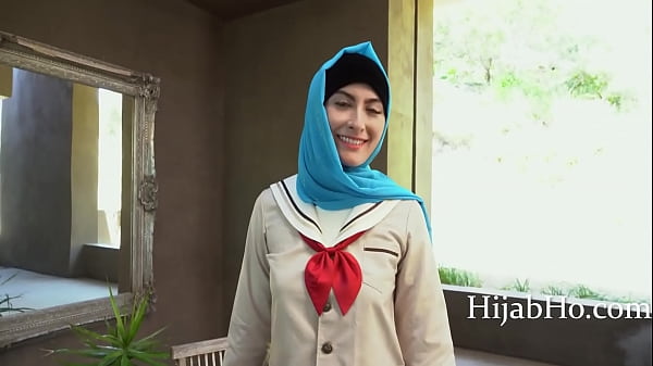 Download Video - Teaching A Girl In Hijab How To Fuck
