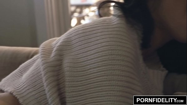 PORNFIDELITY Vicki Chase Takes An Anal Pounding