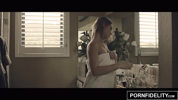 PORNFIDELITY Vicki Chase Takes An Anal Pounding