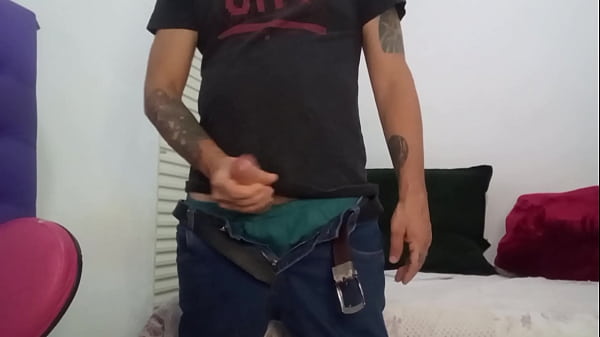 I'm hitting on a hottie to see if anyone likes my dick