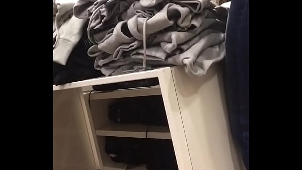 Cul Riche Dans Le Centre Commercial