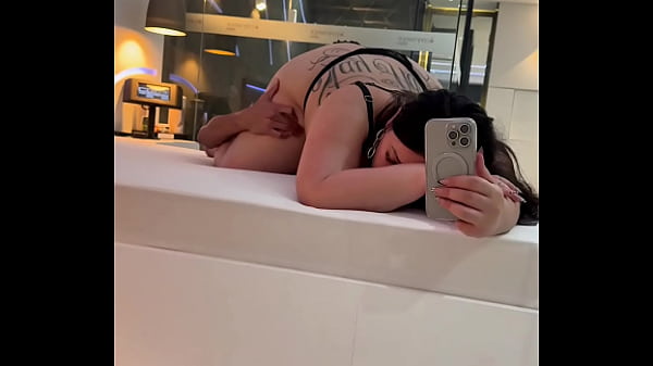 Download Video - Acabei de ter um encontro com um seguidor que quis gravar e disse que vai entrar para a produ&ccedil;&atilde;o de conte&uacute;do&comma; comecei a chupar ele e ele durou exatos 1 minuto e 30 segundos com a minha boca m&aacute;gica