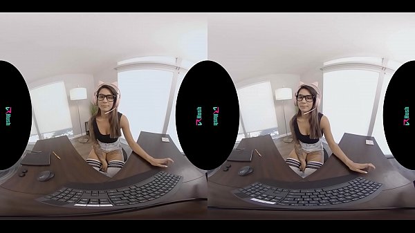 VRHUSH Gamer girl Alexis Zara gets fucked with her stream on