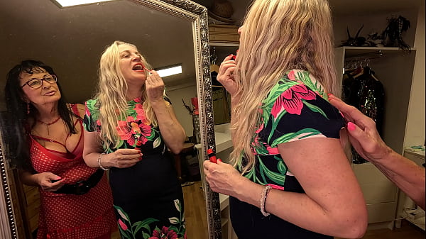 Lesbian fingering fun until orgasm