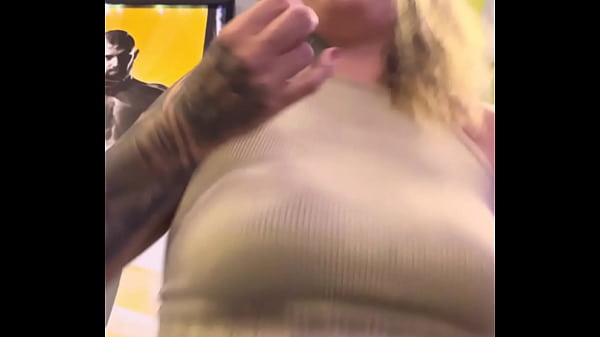 Wow, I didn't see that my shirt was transparent with sweat, how delicious at the gym!