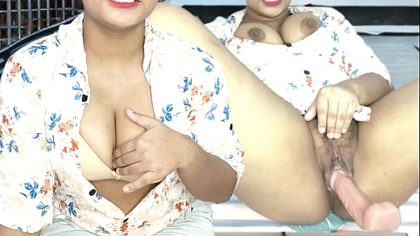 बड़ी गांड वाली हॉट लड़की उर्फी पेशाब स्क्वरटिंग सेक्स मशीन के साथ हिंदी ऑडियो में