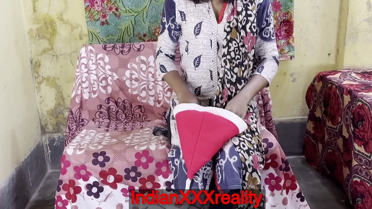 Beautiful Indian bengali bhabhi having sex with loan agent! Best Indian web series sex