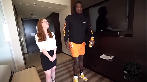 Nerdy Hotel Manager Amy Quinn Eats Ass and Gets Fucked by Huge BBC Athlete