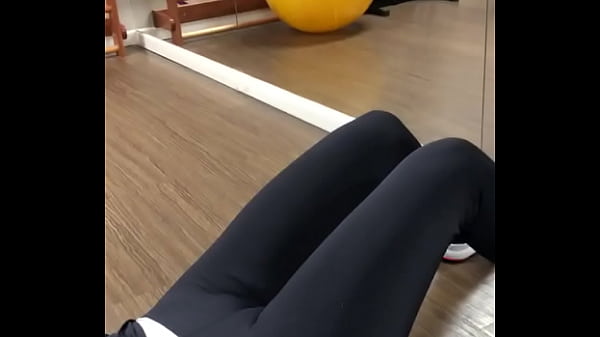 Wife in leggings without panties at the gym